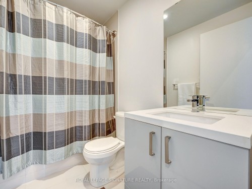 Ph18-39 Brant Street, Toronto, ON - Indoor Photo Showing Bathroom