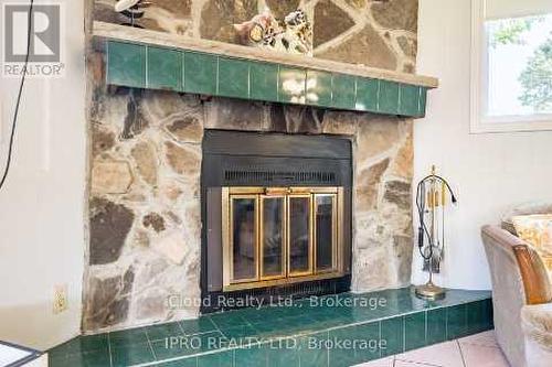 5538 Rice Lake Scenic Drive, Hamilton Township, ON - Indoor Photo Showing Other Room With Fireplace