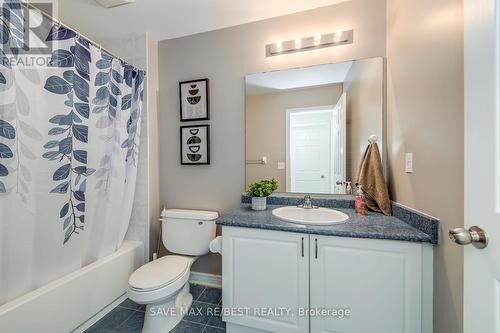 67 Golden Iris Crescent, Hamilton, ON - Indoor Photo Showing Bathroom