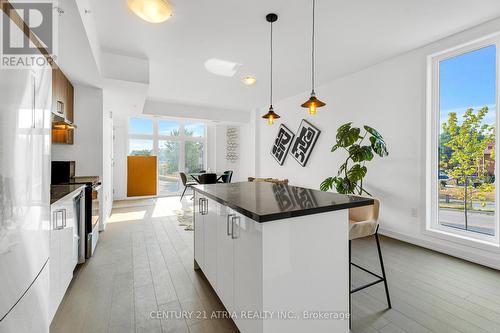 10 - 188 Angus Drive, Ajax, ON - Indoor Photo Showing Kitchen With Upgraded Kitchen