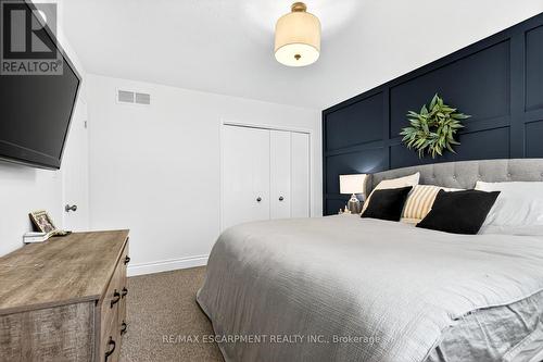 7 Anderson Crescent, West Lincoln, ON - Indoor Photo Showing Bedroom