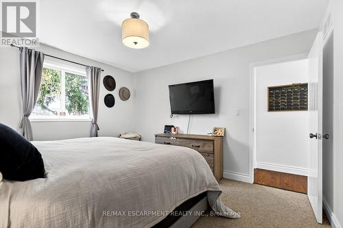 7 Anderson Crescent, West Lincoln, ON - Indoor Photo Showing Bedroom