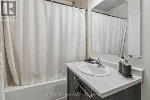 7 Spinland Street, Caledon, ON - Indoor Photo Showing Bathroom