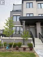 1 - 11 BAYNES WAY N  Bradford West Gwillimbury, ON L3Z 4M1