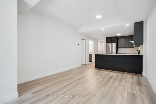 124-153 Wilson Street W, Hamilton, ON - Indoor Photo Showing Kitchen