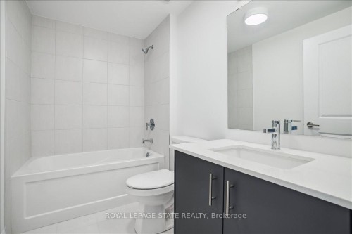 124-153 Wilson Street W, Hamilton, ON - Indoor Photo Showing Bathroom