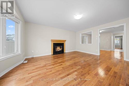 578 Sunlit Circle, Ottawa, ON - Indoor Photo Showing Living Room With Fireplace