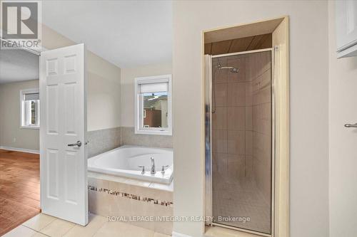 578 Sunlit Circle, Ottawa, ON - Indoor Photo Showing Bathroom