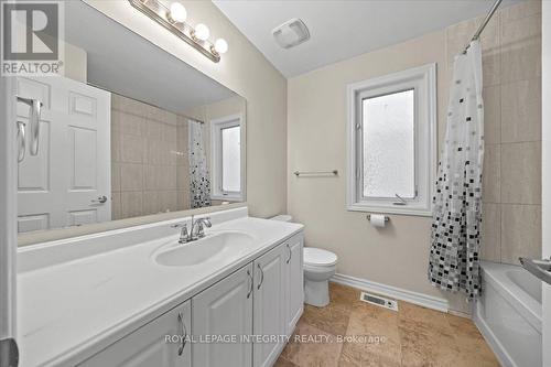 578 Sunlit Circle, Ottawa, ON - Indoor Photo Showing Bathroom