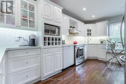 67 Hillcrest Avenue, St. Catharines (Old Glenridge), ON - Indoor Photo Showing Kitchen With Upgraded Kitchen