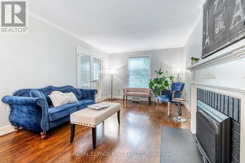 67 Hillcrest Avenue, St. Catharines (Old Glenridge), ON - Indoor Photo Showing Living Room