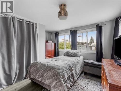 42 Wilder Drive South, Lakeshore, ON - Indoor Photo Showing Bedroom