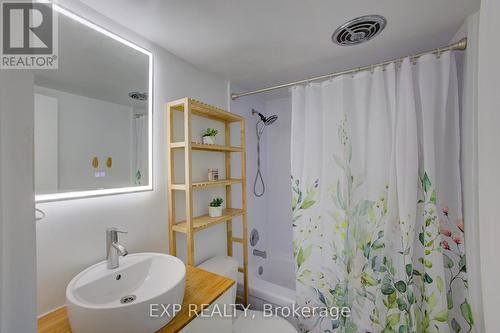 202 - 91 Conroy Crescent, Guelph, ON - Indoor Photo Showing Bathroom