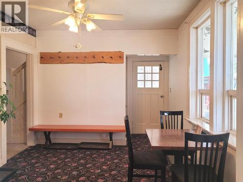 5928 Fourth Avenue, Blue River, BC - Indoor Photo Showing Dining Room
