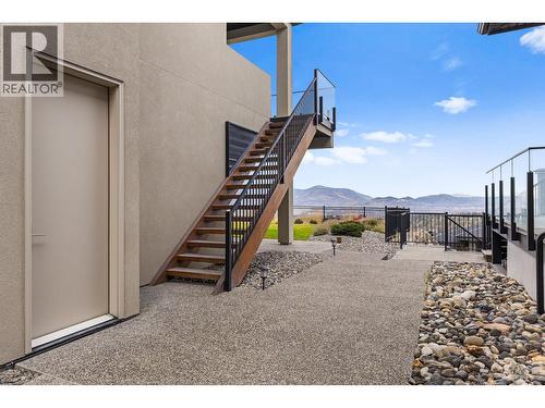 1068 Clarance Avenue, Kelowna, BC - Outdoor With Exterior