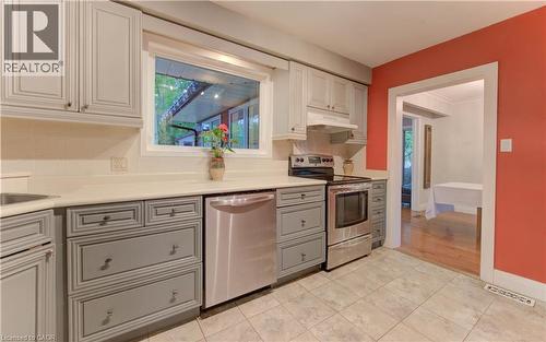 47 Hillcrest Lane, Kitchener, ON - Indoor Photo Showing Kitchen