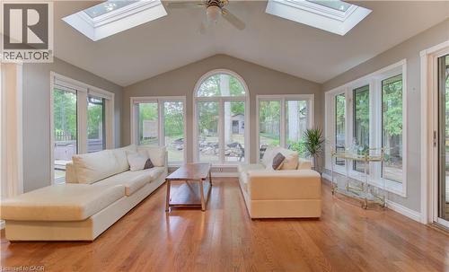 47 Hillcrest Lane, Kitchener, ON - Indoor Photo Showing Living Room