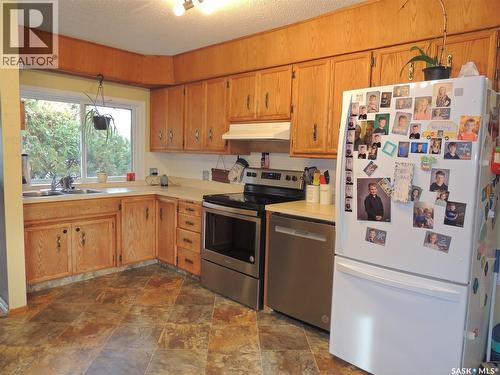 918 Albert Street, Estevan, SK - Indoor Photo Showing Kitchen With Double Sink