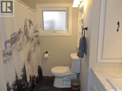 918 Albert Street, Estevan, SK - Indoor Photo Showing Bathroom