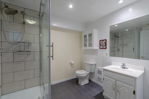 Salle de bains - 5585 Rue Anthony, Brossard, QC - Indoor Photo Showing Bathroom