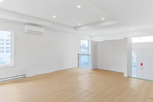 Living room - 135 Rue Des Marronniers, Salaberry-De-Valleyfield, QC - Indoor Photo Showing Other Room