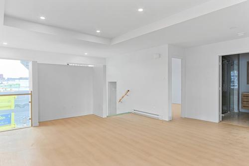 Living room - 135 Rue Des Marronniers, Salaberry-De-Valleyfield, QC - Indoor Photo Showing Other Room