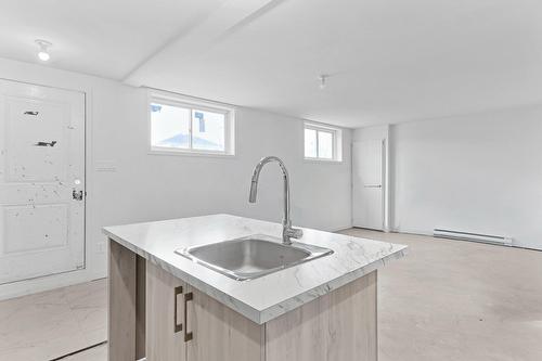 Cuisine - 135A Rue Des Marronniers, Salaberry-De-Valleyfield, QC - Indoor Photo Showing Kitchen