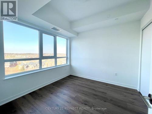 806 - 395 Dundas Street W, Oakville, ON - Indoor Photo Showing Other Room