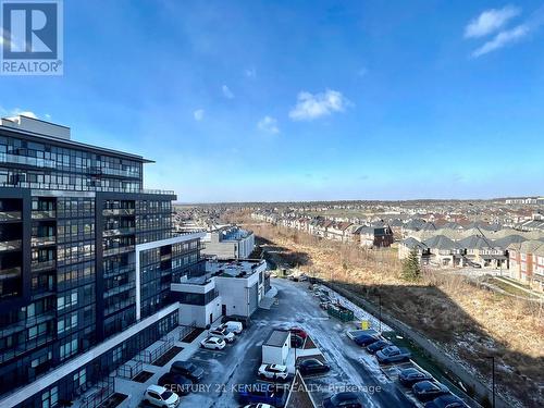 806 - 395 Dundas Street W, Oakville, ON - Outdoor With View