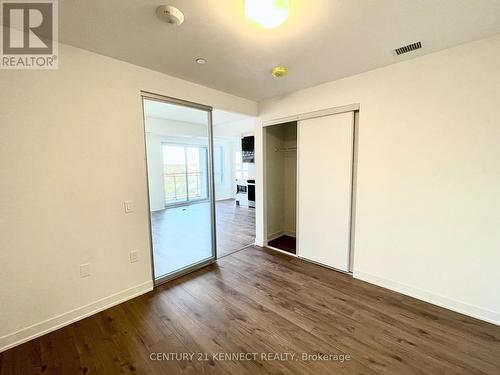 806 - 395 Dundas Street W, Oakville, ON - Indoor Photo Showing Other Room