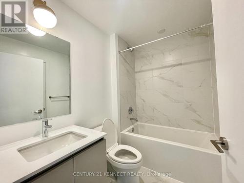 806 - 395 Dundas Street W, Oakville, ON - Indoor Photo Showing Bathroom