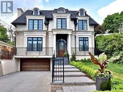 276 STRATHALLAN WOOD  Toronto, ON M5N 1T6