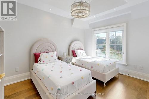 276 Strathallan Wood, Toronto, ON - Indoor Photo Showing Bedroom