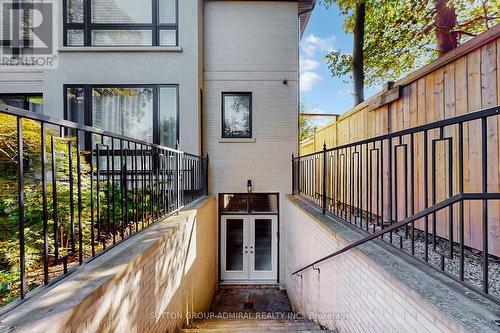 276 Strathallan Wood, Toronto, ON - Outdoor With Exterior