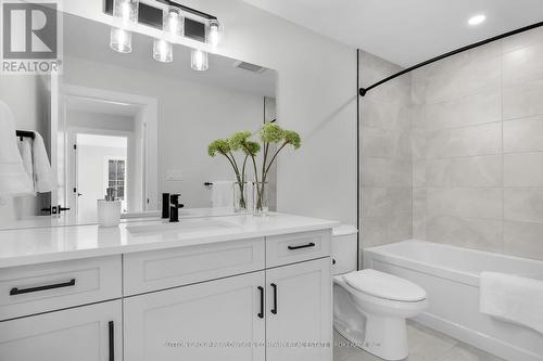 418 Old Wonderland Road, London South (South N), ON 