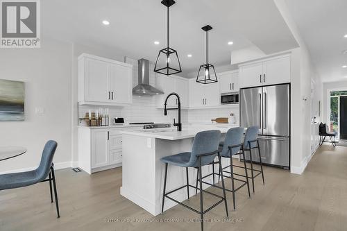 418 Old Wonderland Road, London South (South N), ON 