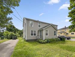 206 Belvedere Avenue  Charlottetown, PE C1A 2Z3