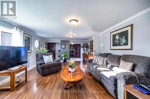 5073 Oak Street, Hamilton Township, ON - Indoor Photo Showing Living Room