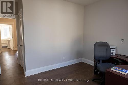 75 Robinson Road, Cambridge, ON - Indoor Photo Showing Office