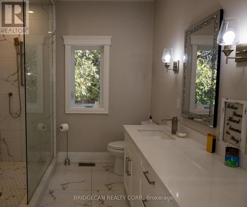 75 Robinson Road, Cambridge, ON - Indoor Photo Showing Bathroom