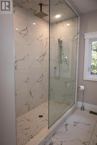 75 Robinson Road, Cambridge, ON - Indoor Photo Showing Bathroom