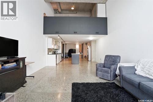 429 120 23Rd Street E, Saskatoon, SK - Indoor Photo Showing Living Room