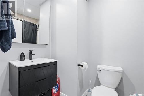 429 120 23Rd Street E, Saskatoon, SK - Indoor Photo Showing Bathroom