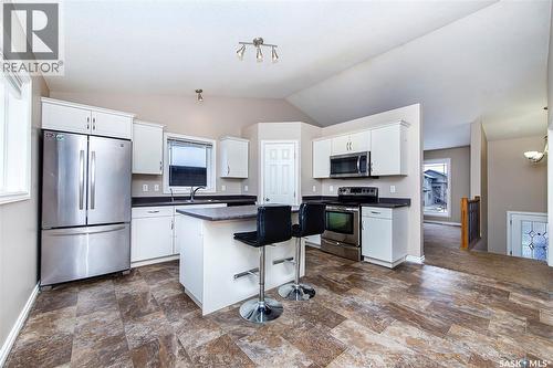 211 Mccallum Way, Saskatoon, SK - Indoor Photo Showing Kitchen With Stainless Steel Kitchen