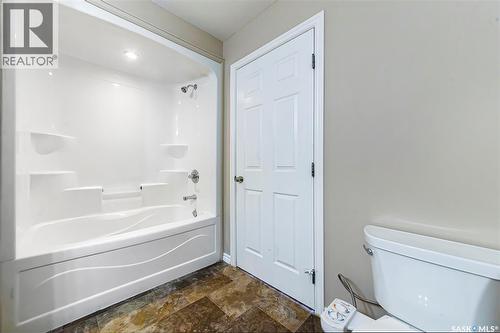 211 Mccallum Way, Saskatoon, SK - Indoor Photo Showing Bathroom