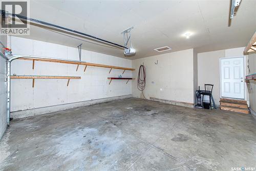 211 Mccallum Way, Saskatoon, SK - Indoor Photo Showing Garage