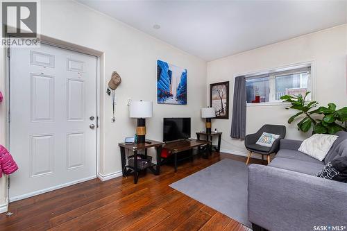 211 Mccallum Way, Saskatoon, SK - Indoor Photo Showing Living Room