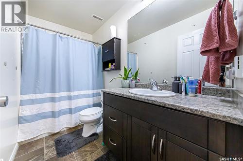 211 Mccallum Way, Saskatoon, SK - Indoor Photo Showing Bathroom