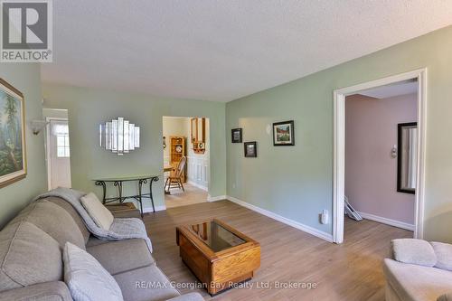 1 Lindale Avenue, Tiny, ON - Indoor Photo Showing Living Room