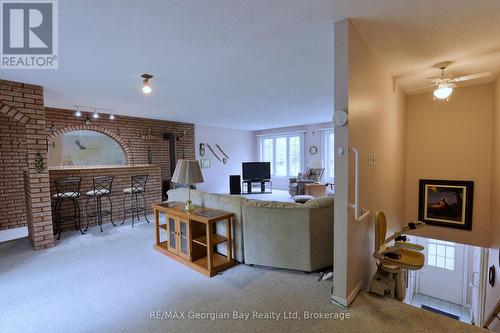 1 Lindale Avenue, Tiny, ON - Indoor